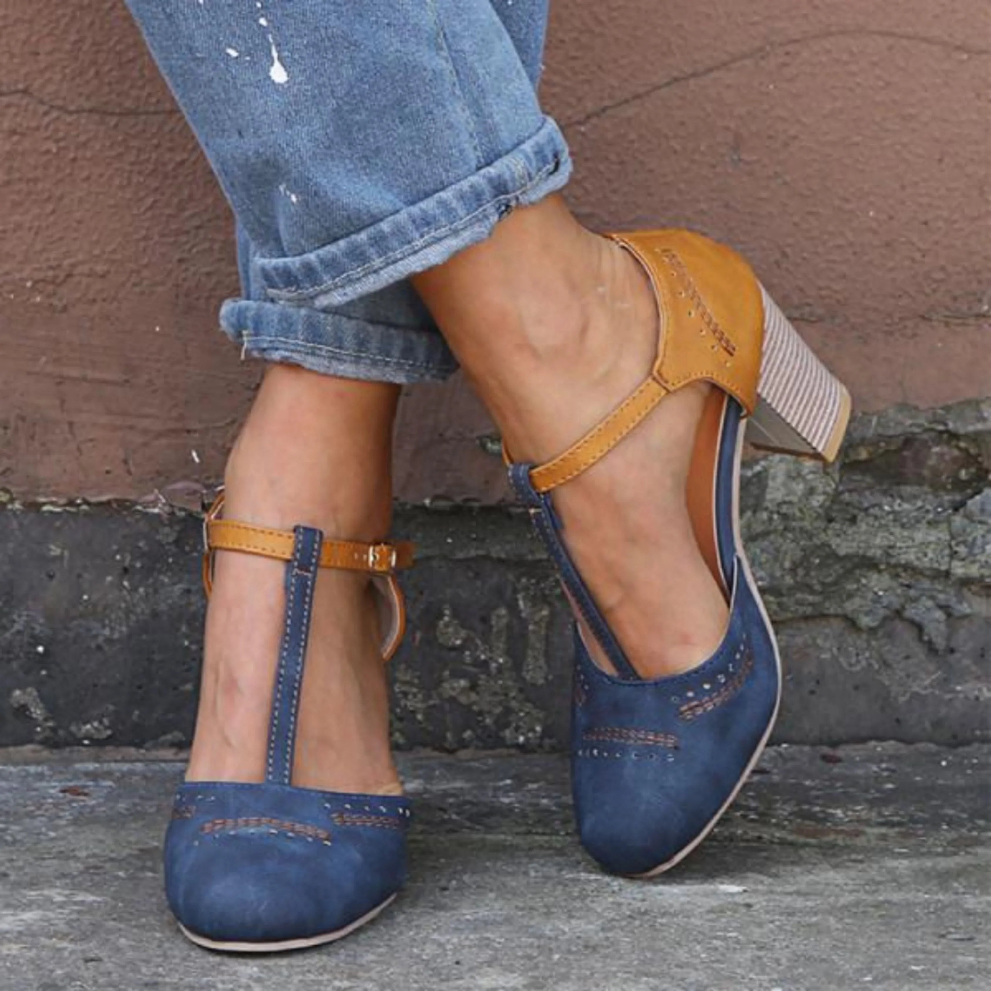 Cecillia - Sapatos Vintage de Salto Fechado