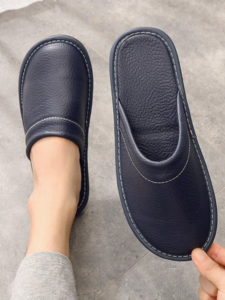 Nerio | Chinelos Masculinos | Pele Durável para Conforto Interior e Exterior