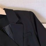 Aurevina – Zweireihiger Blazer mit goldenen Knöpfen