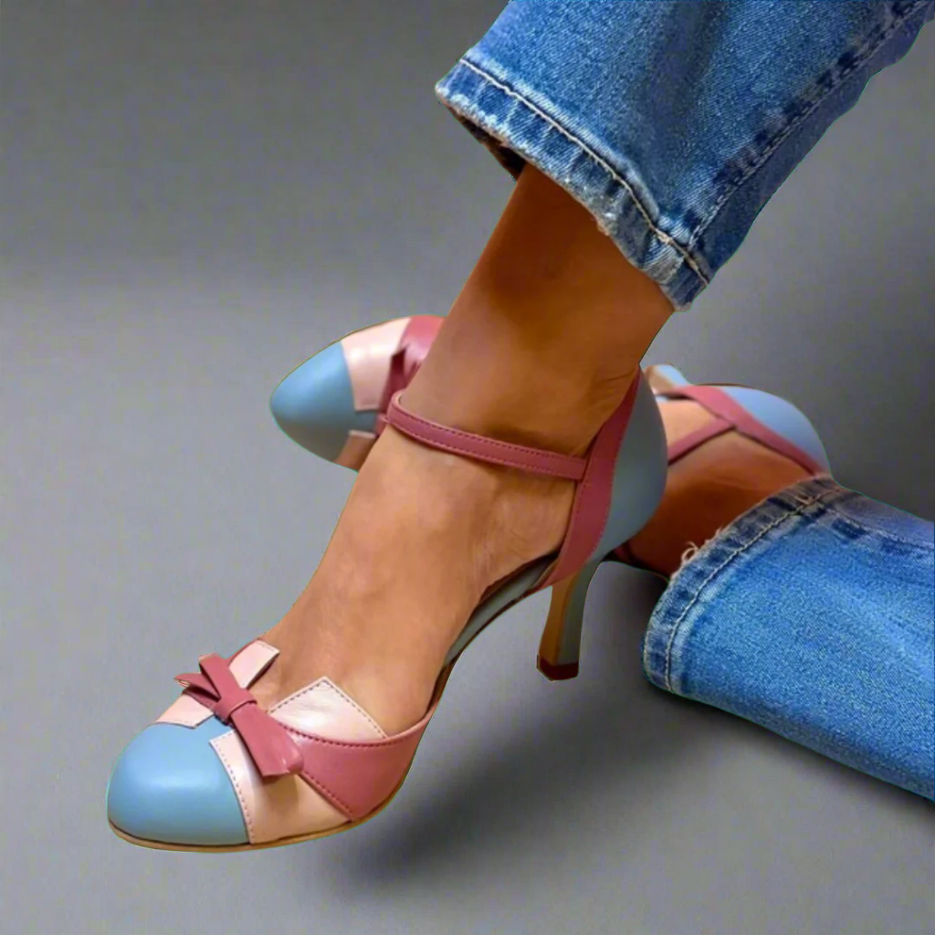 Odessa – Sapatos de Salto Fechados com Laço