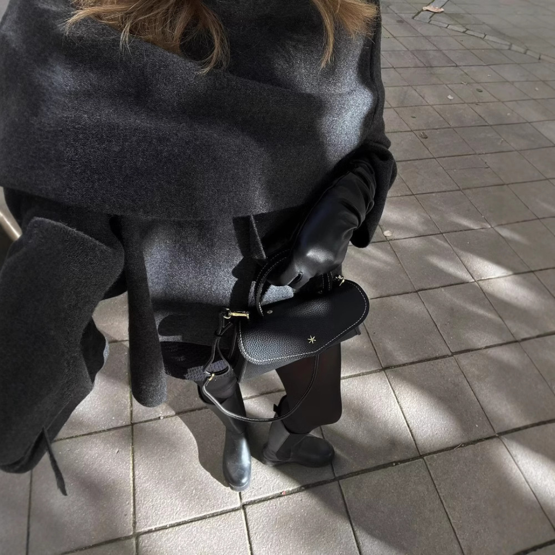 Emmeline – Kvinders Asymmetriske Uldponcho