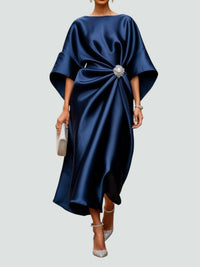 Amarielle – Κομψό γυναικείο φόρεμα με draping και διακοσμητικό κόσμημα
