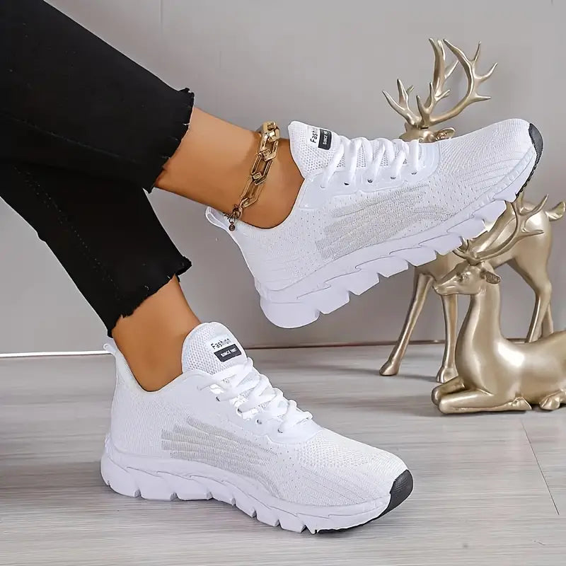 Virella – Sapatos Brancos de Mulher com Atacadores