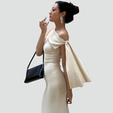 Sunny – Elegantes Abendkleid mit Schleife